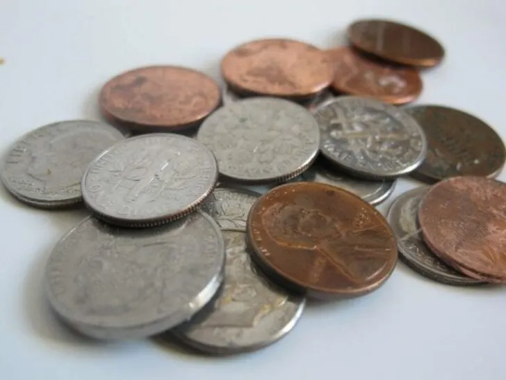 teaching-kids-about-money-fake-dollars