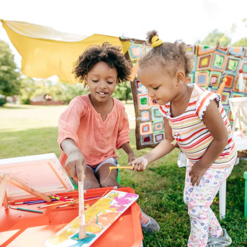 4-year-olds-girls-making-art